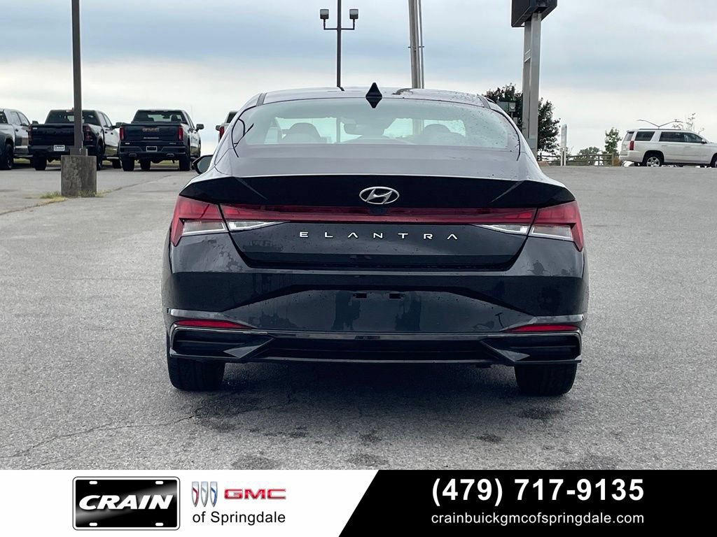 Used 2021 Hyundai Elantra SEL w/ Convenience + Premium Package FWD image 6