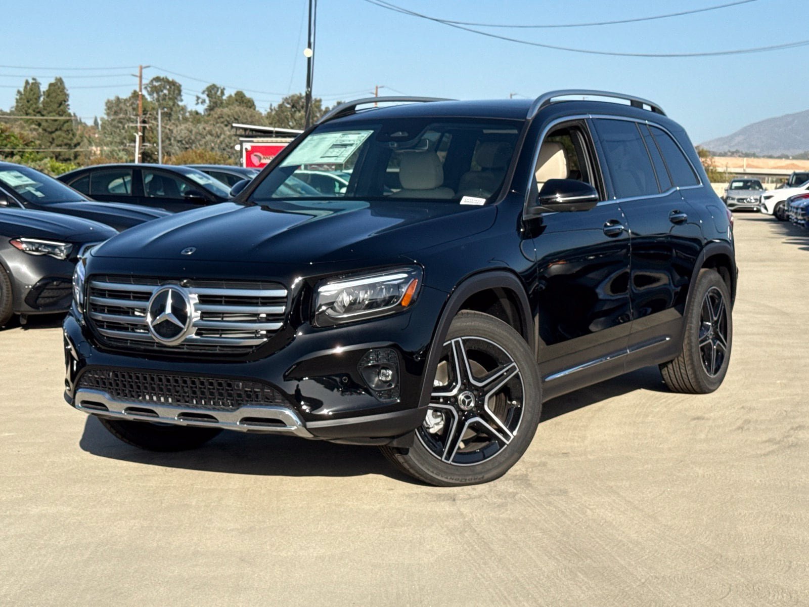 New 2026 Mercedes-Benz GLB 250 4MATIC image 2