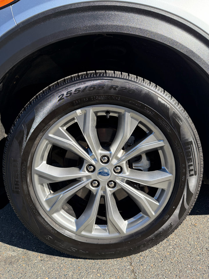 Used 2024 Ford Explorer Limited AWD/4WD image 32
