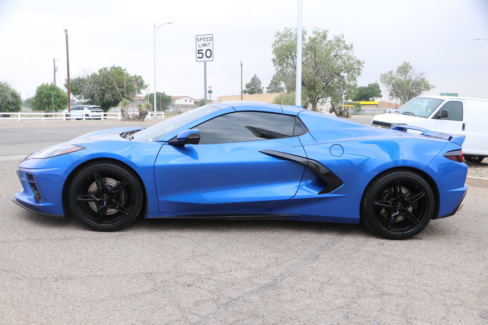 Used 2021 Chevrolet Corvette Stingray Preferred Conv w/ Z51 Performance Package RWD image 4