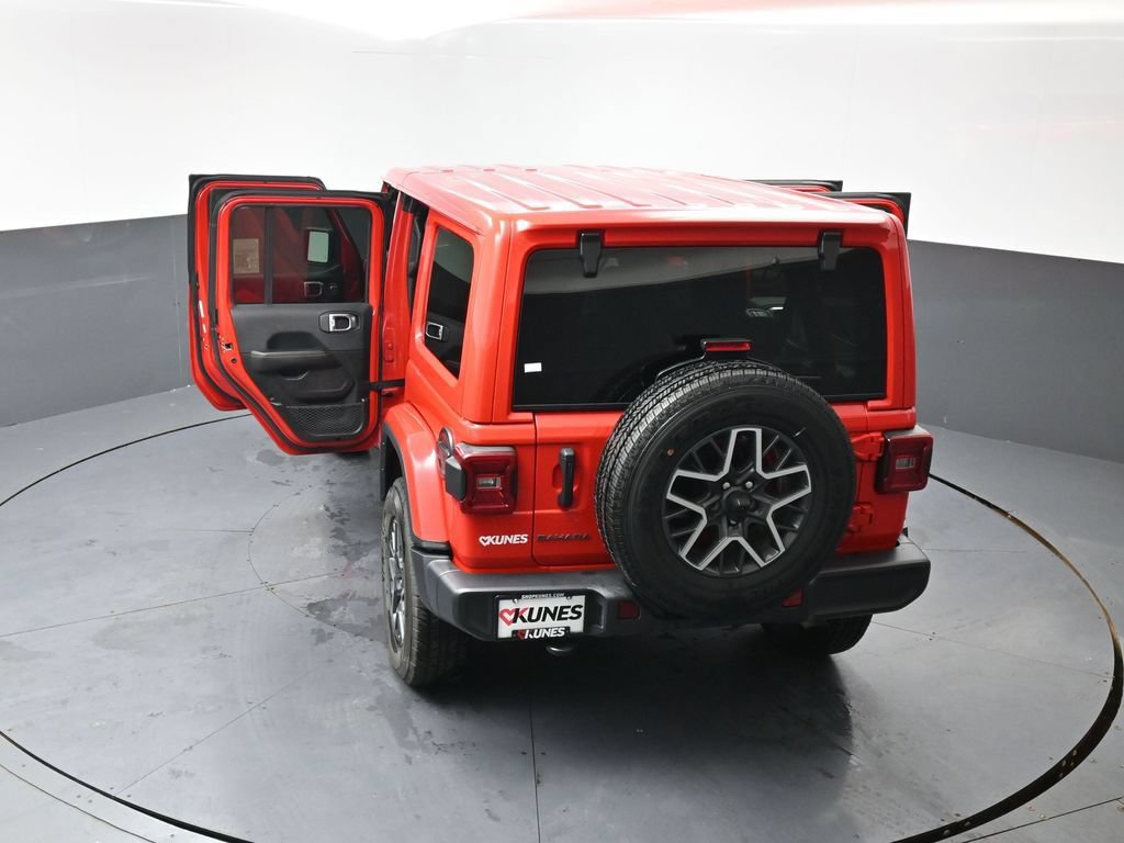 Used 2025 Jeep Wrangler Unlimited Sahara AWD/4WD image 61