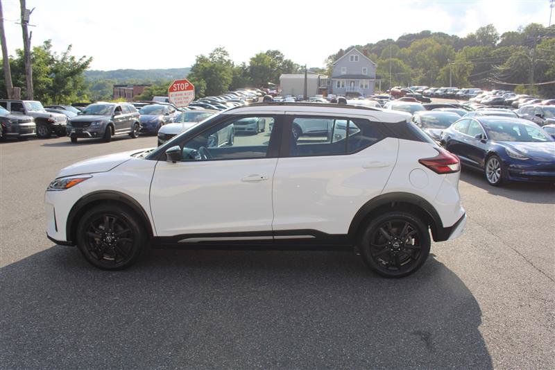 Used 2023 Nissan Kicks SR w/ Interior Electronics Package FWD image 5