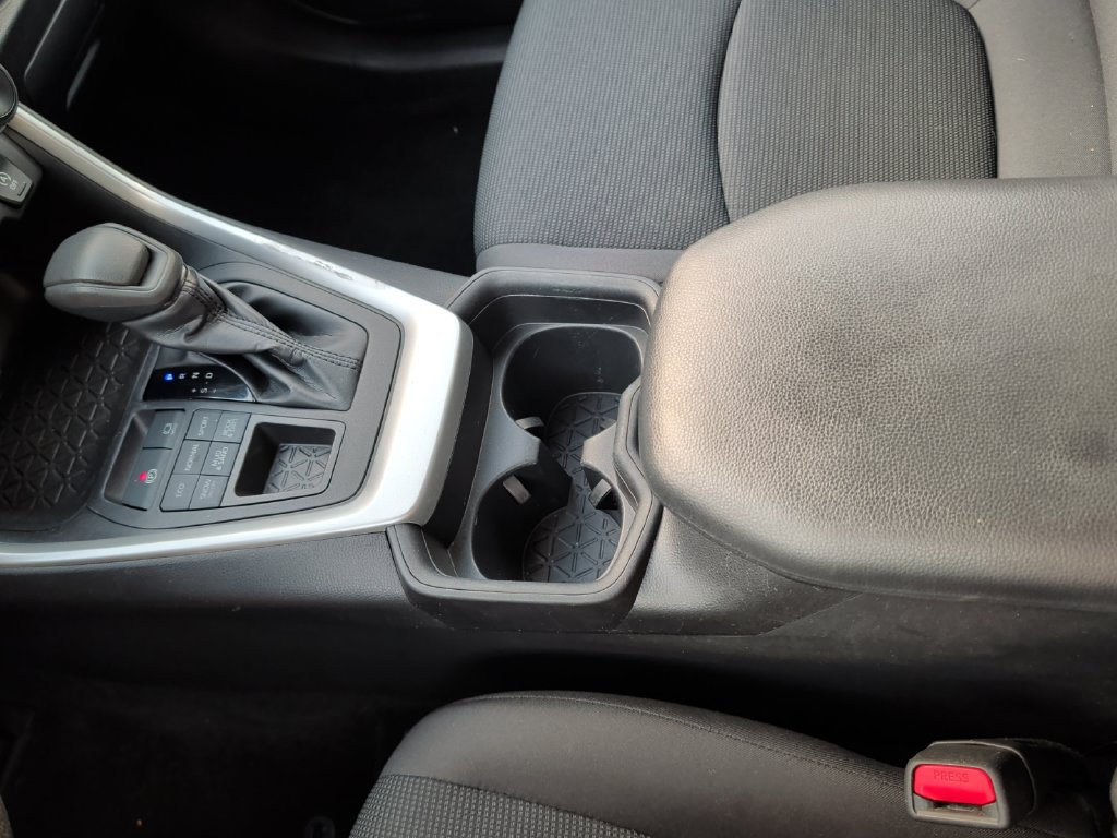 Used 2019 Toyota RAV4 LE w/ All Weather Liner Package AWD/4WD image 25