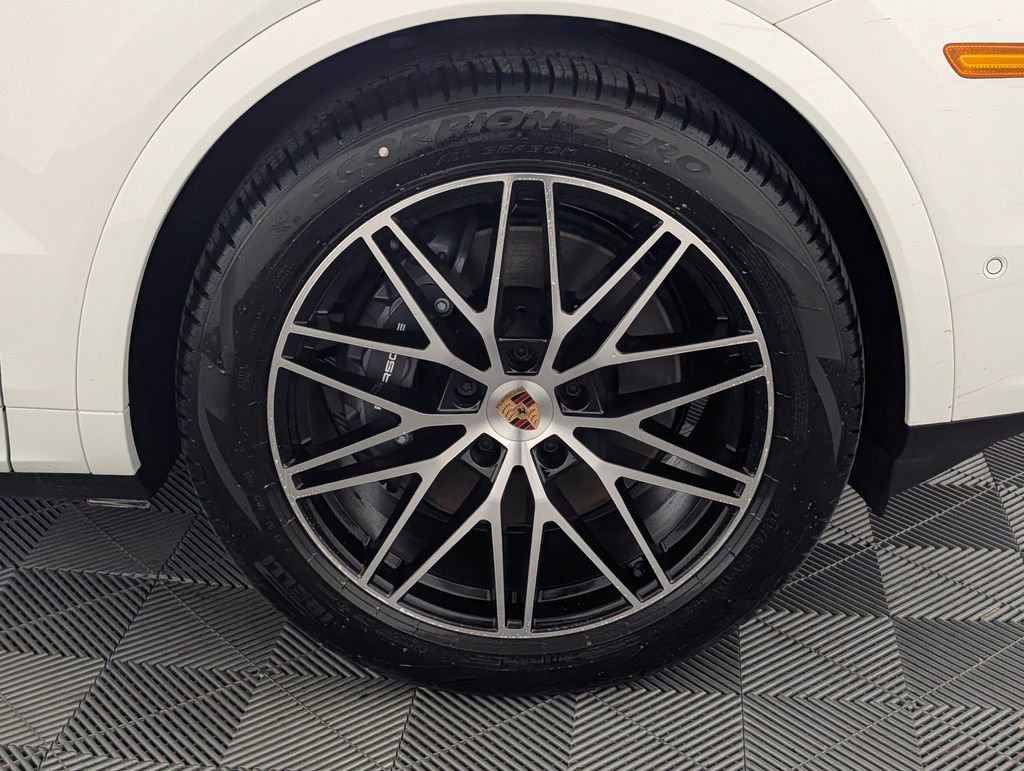 New 2026 Porsche Cayenne Coupe image 14