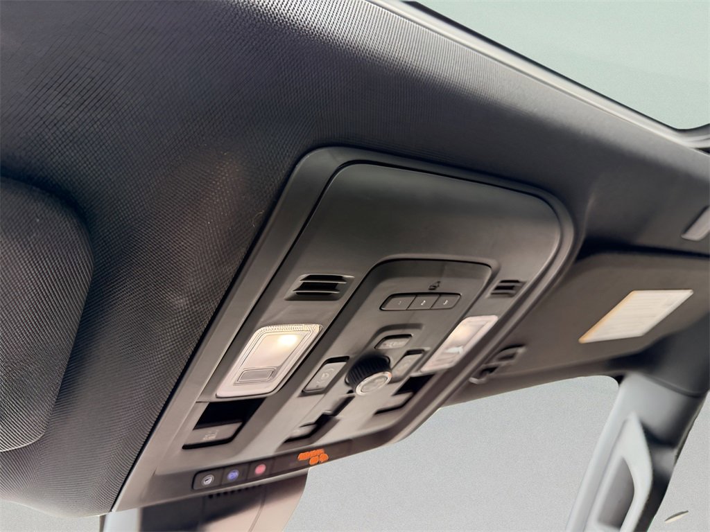 Used 2023 Chevrolet Tahoe High Country w/ Advanced Technology Package image 28