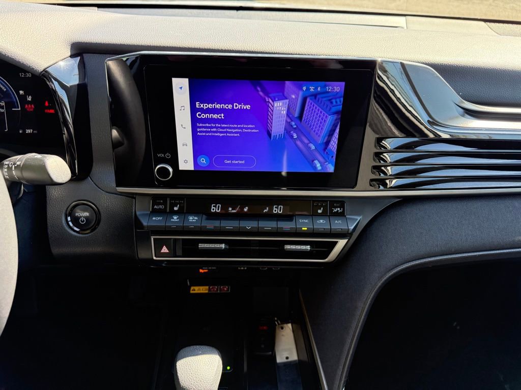 Used 2025 Toyota Camry LE w/ Convenience Package image 20