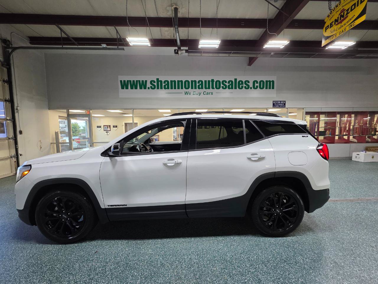 Used 2020 GMC Terrain SLT w/ Preferred Package AWD/4WD image 11