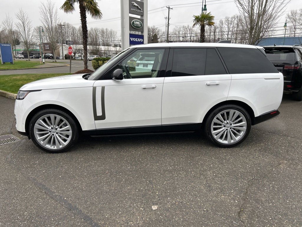 New 2025 Land Rover Range Rover SE image 2