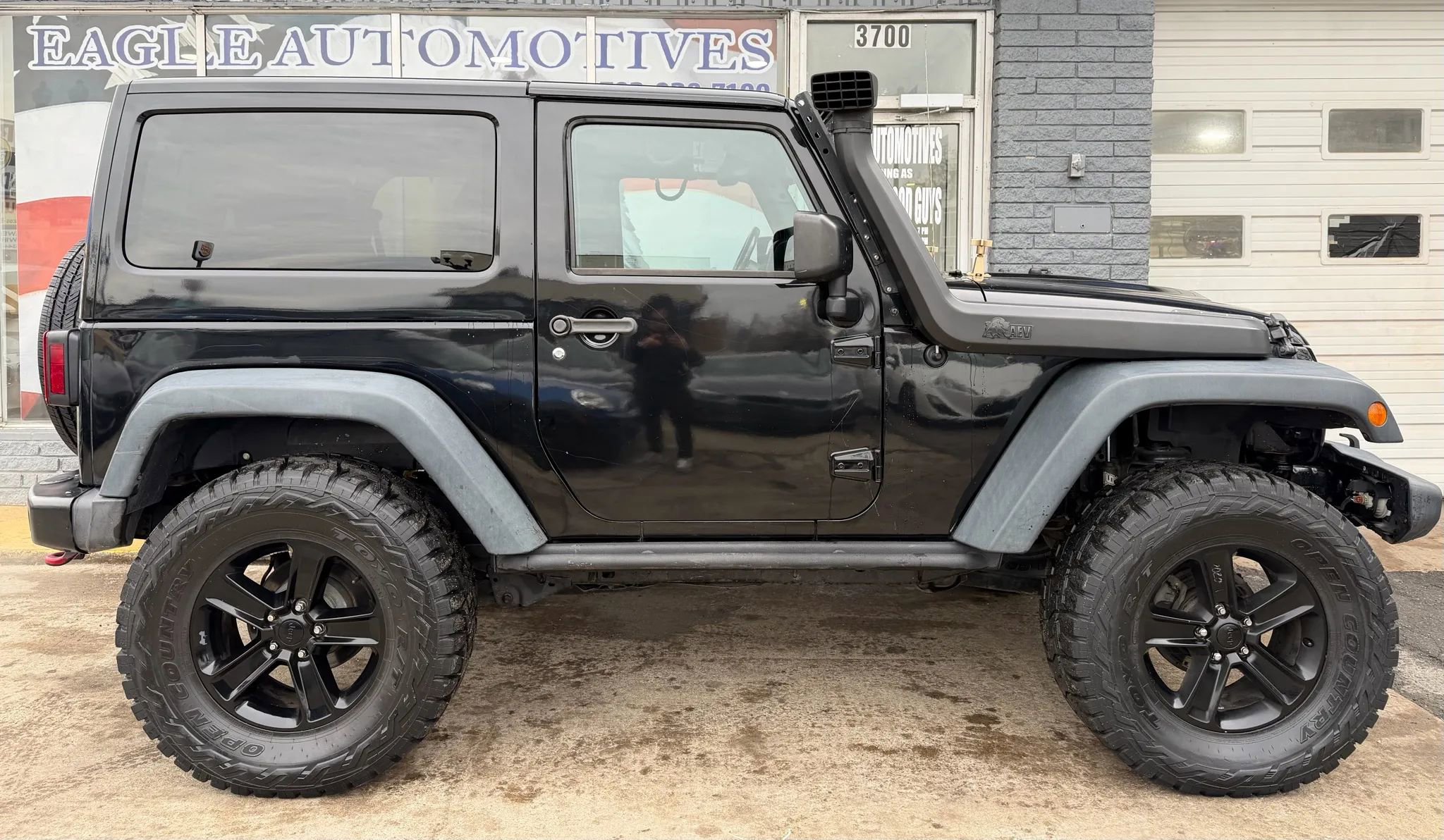 Used 2015 Jeep Wrangler Rubicon image 2