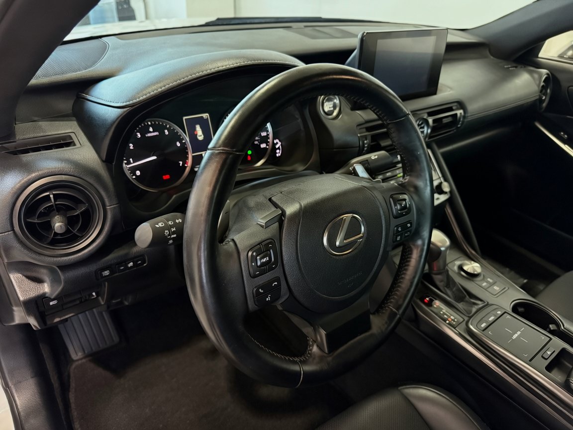 Used 2024 Lexus IS 350 F Sport RWD image 7