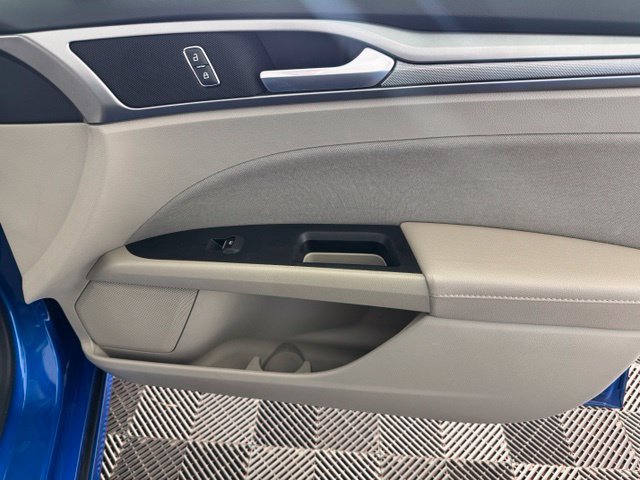 Used 2019 Ford Fusion SE FWD image 25