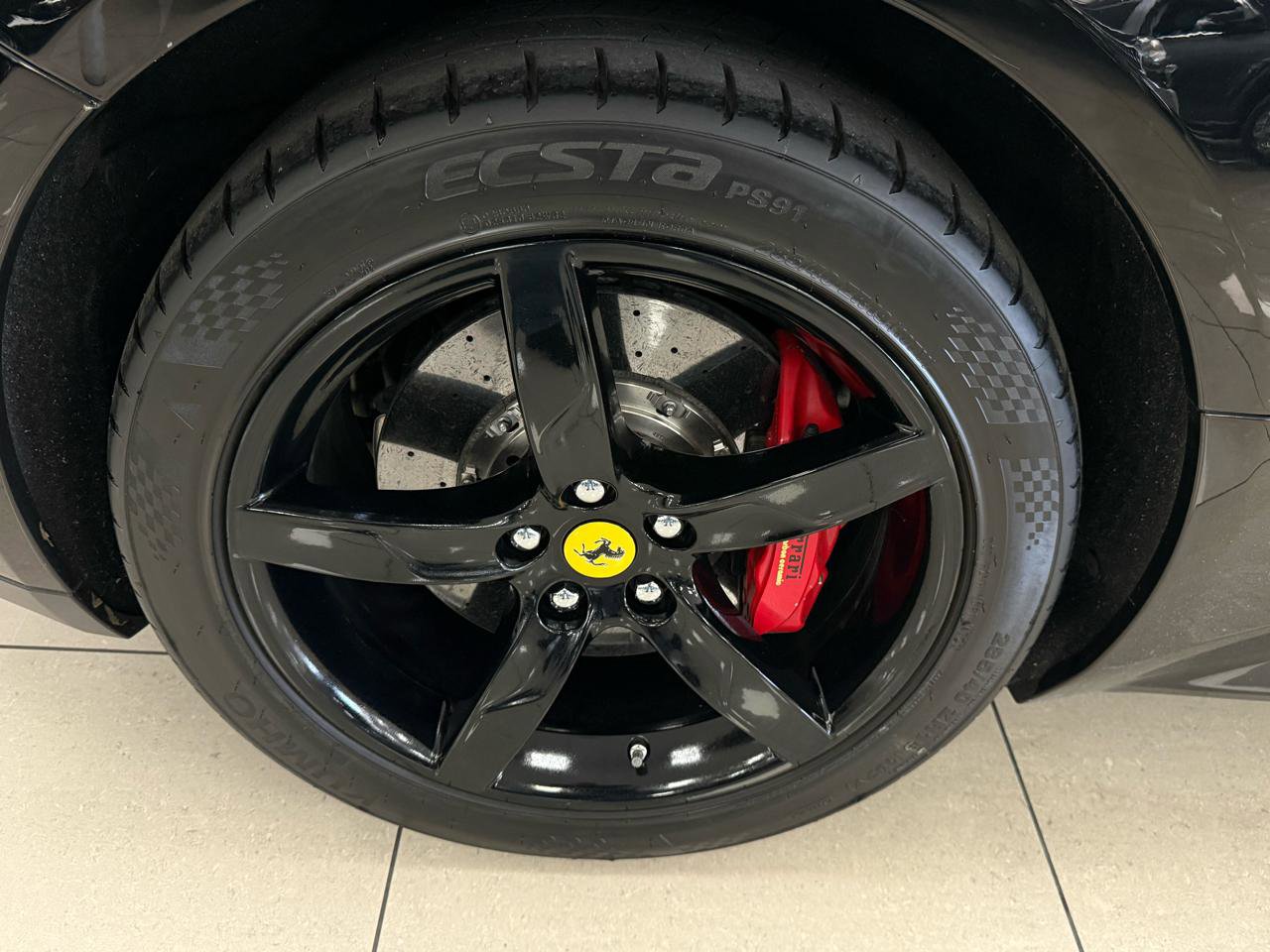 Used 2015 Ferrari California T RWD image 32