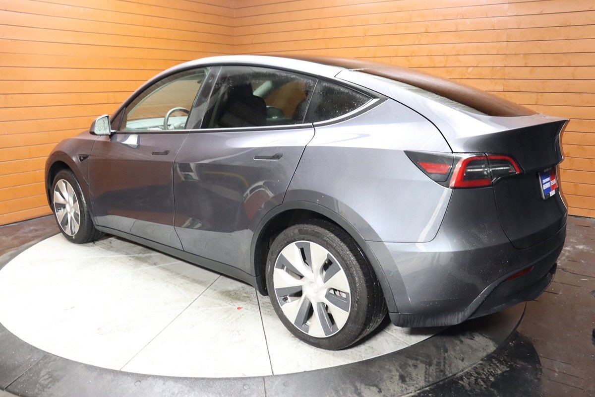 Used 2023 Tesla Model Y Long Range image 9