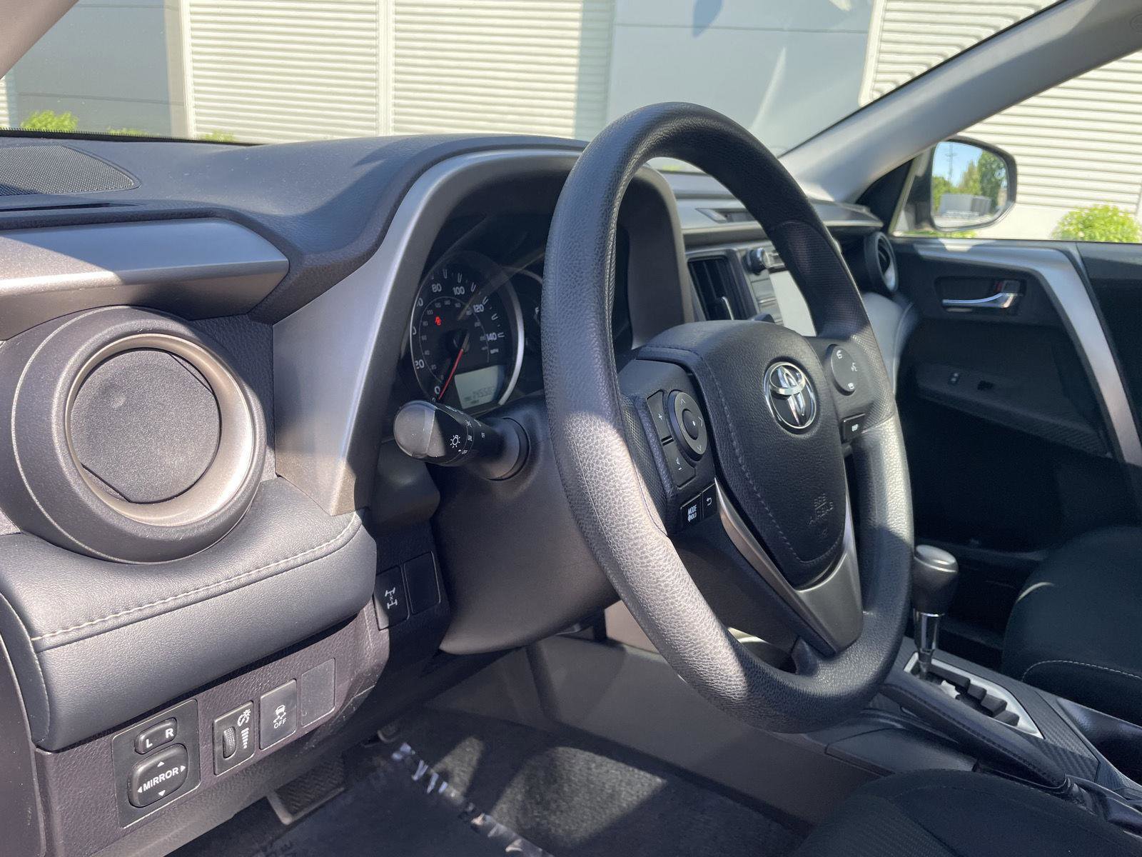 Used 2015 Toyota RAV4 XLE AWD/4WD image 20