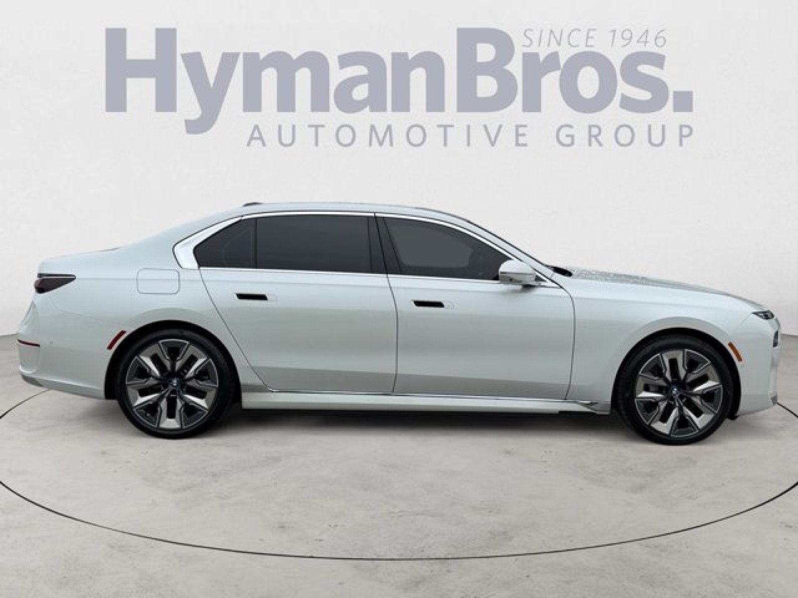 Used 2023 BMW i7 xDrive60 AWD/4WD image 2