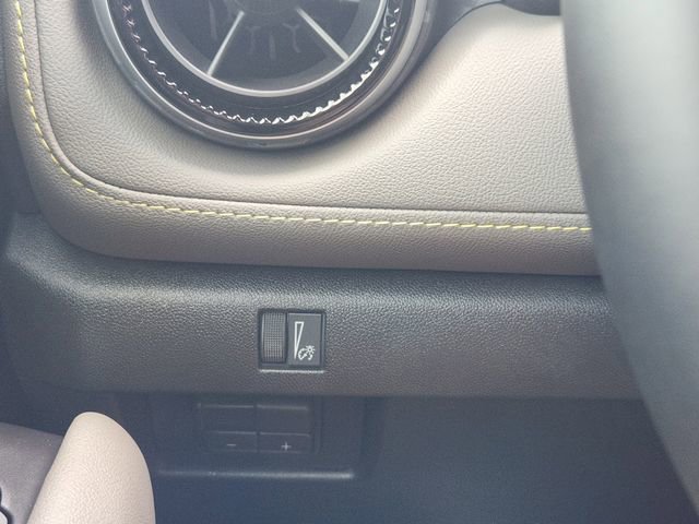 Used 2026 Chevrolet Colorado ZR2 w/ Technology Package AWD/4WD image 22