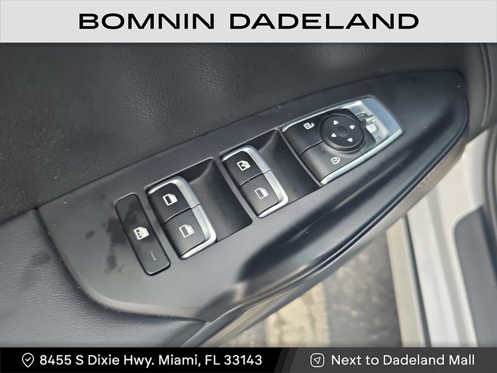 Used 2023 Kia K5 LXS image 16