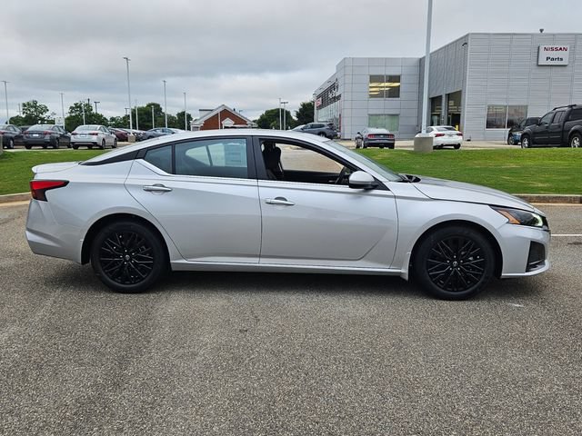 Used 2025 Nissan Altima 2.5 SV w/ SV Special Edition Package FWD image 13