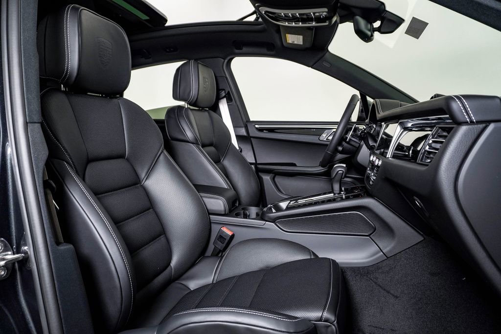New 2026 Porsche Macan Turbo image 15