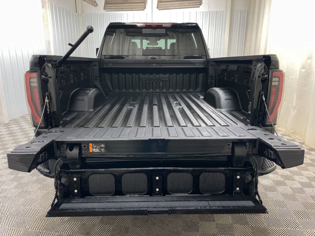 Used 2025 GMC Sierra 2500 AT4 image 48
