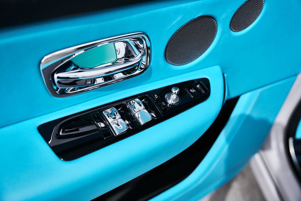 Used 2025 Rolls-Royce Cullinan Black Badge image 35