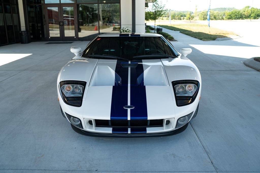 Used 2006 Ford GT RWD image 8