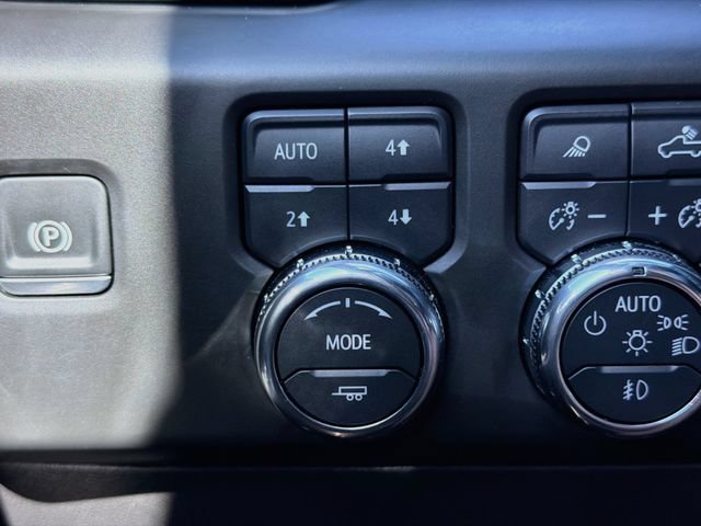Used 2025 GMC Sierra 1500 AT4 w/ AT4 Premium Package AWD/4WD image 29