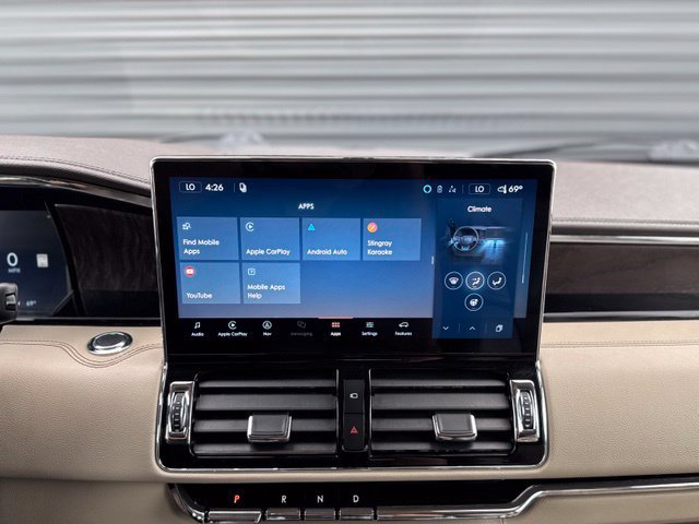 Used 2024 Lincoln Navigator Reserve AWD/4WD image 25