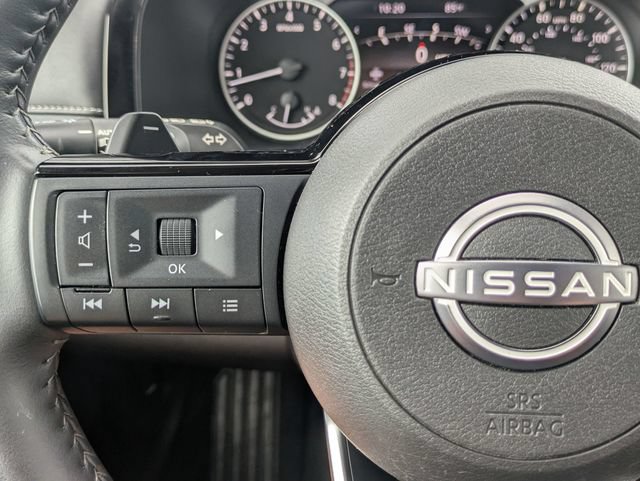 Used 2023 Nissan Pathfinder SL w/ Black Appearance Package AWD/4WD image 18