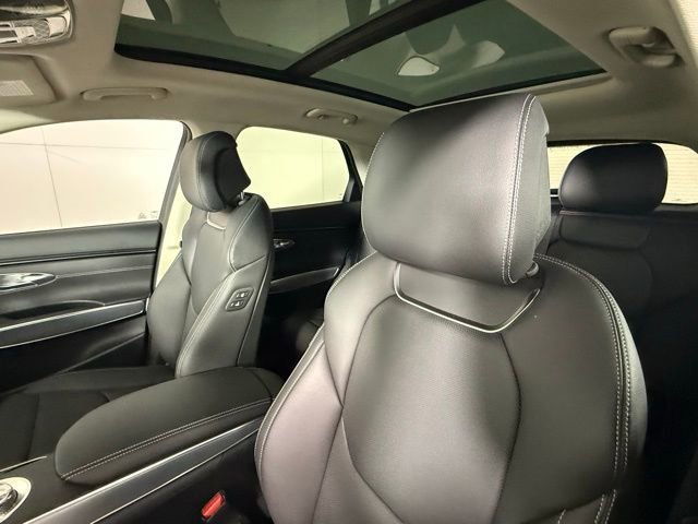 Used 2023 Genesis GV70 2.5T Select w/ Select Package image 12