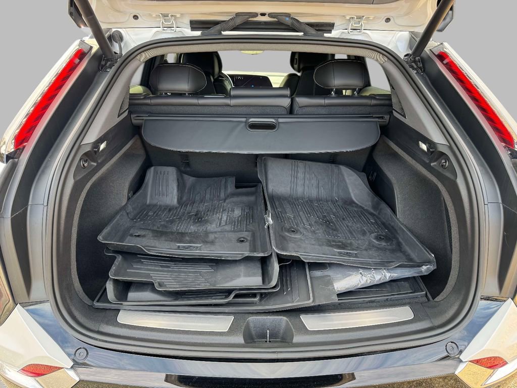Used 2025 Cadillac Optiq Luxury 2 w/ LPO, Floor Liner Package AWD/4WD image 19
