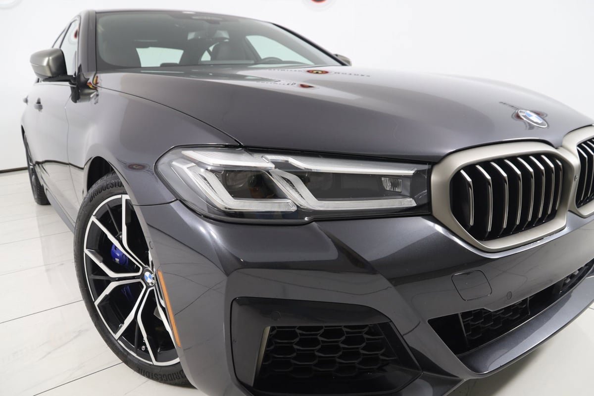 Used 2023 BMW M550i xDrive image 21