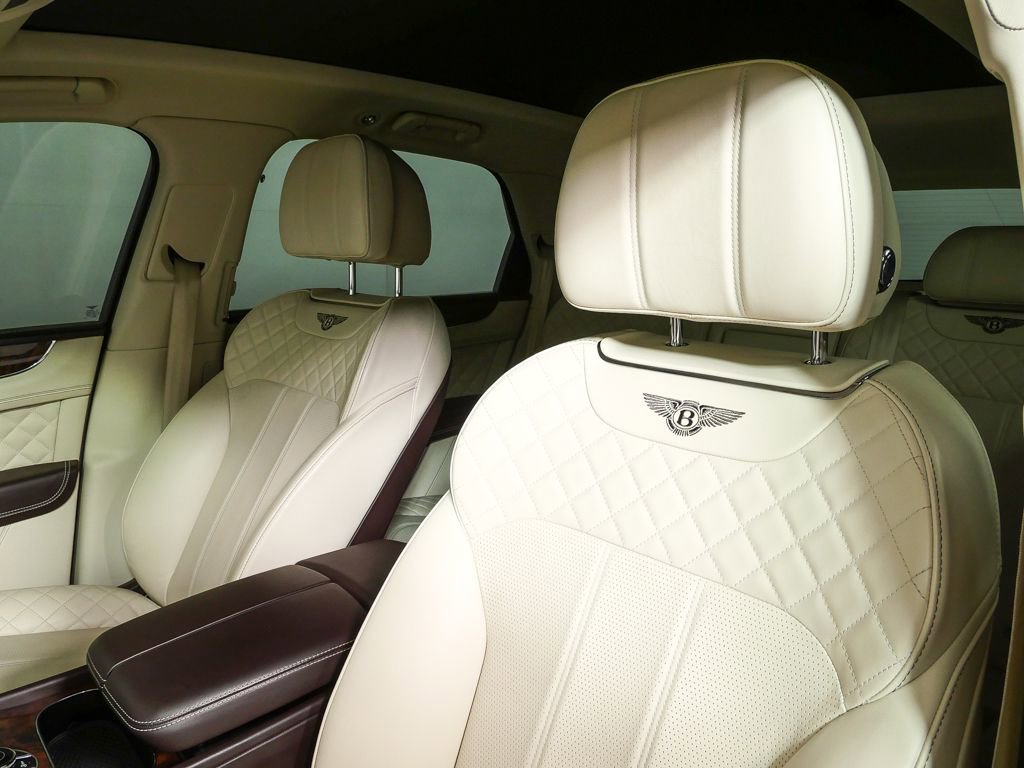 Used 2017 Bentley Bentayga image 5