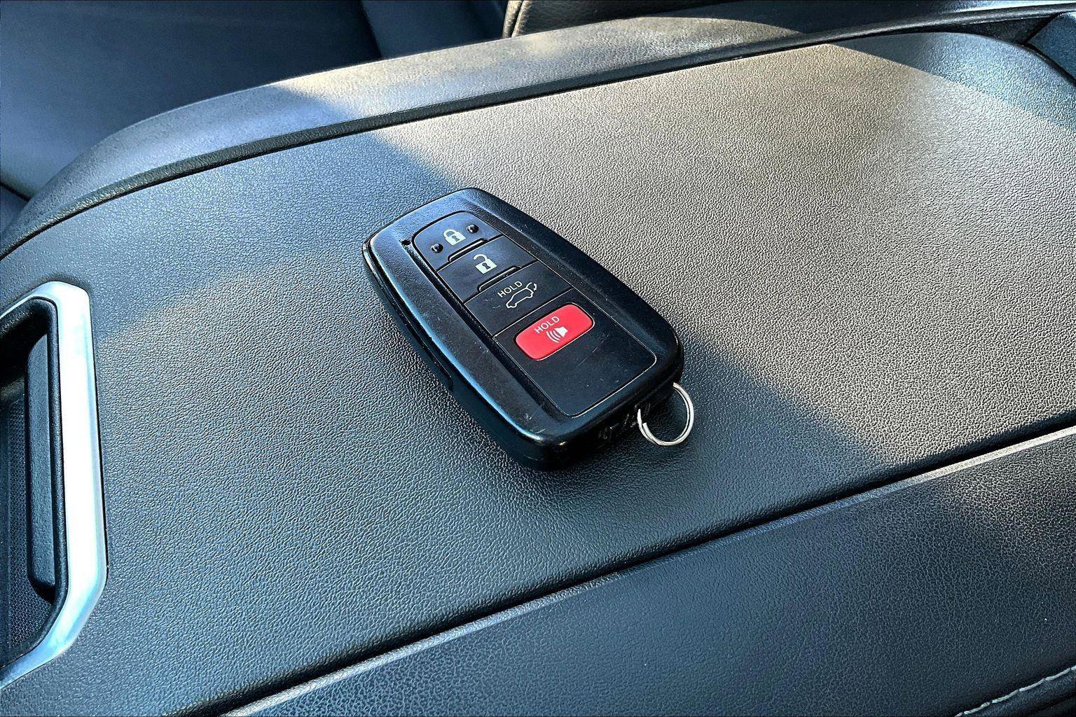 Used 2023 Toyota Highlander XLE image 11