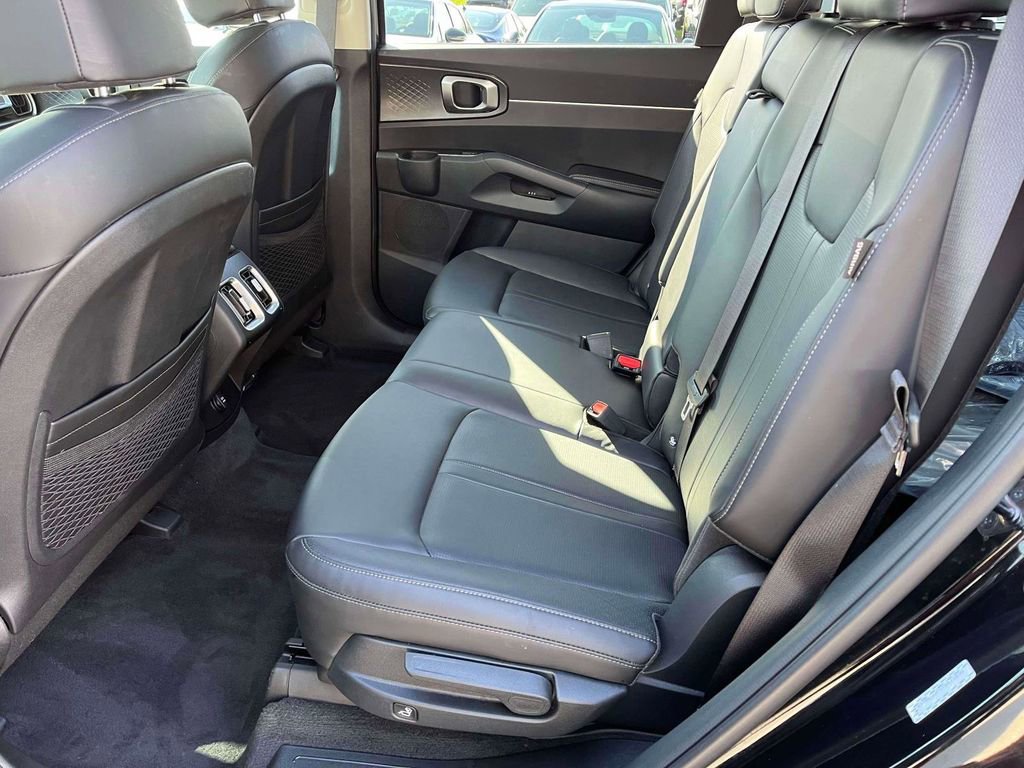 Used 2026 Kia Sorento S w/ S Panoramic Sunroof Package FWD image 6