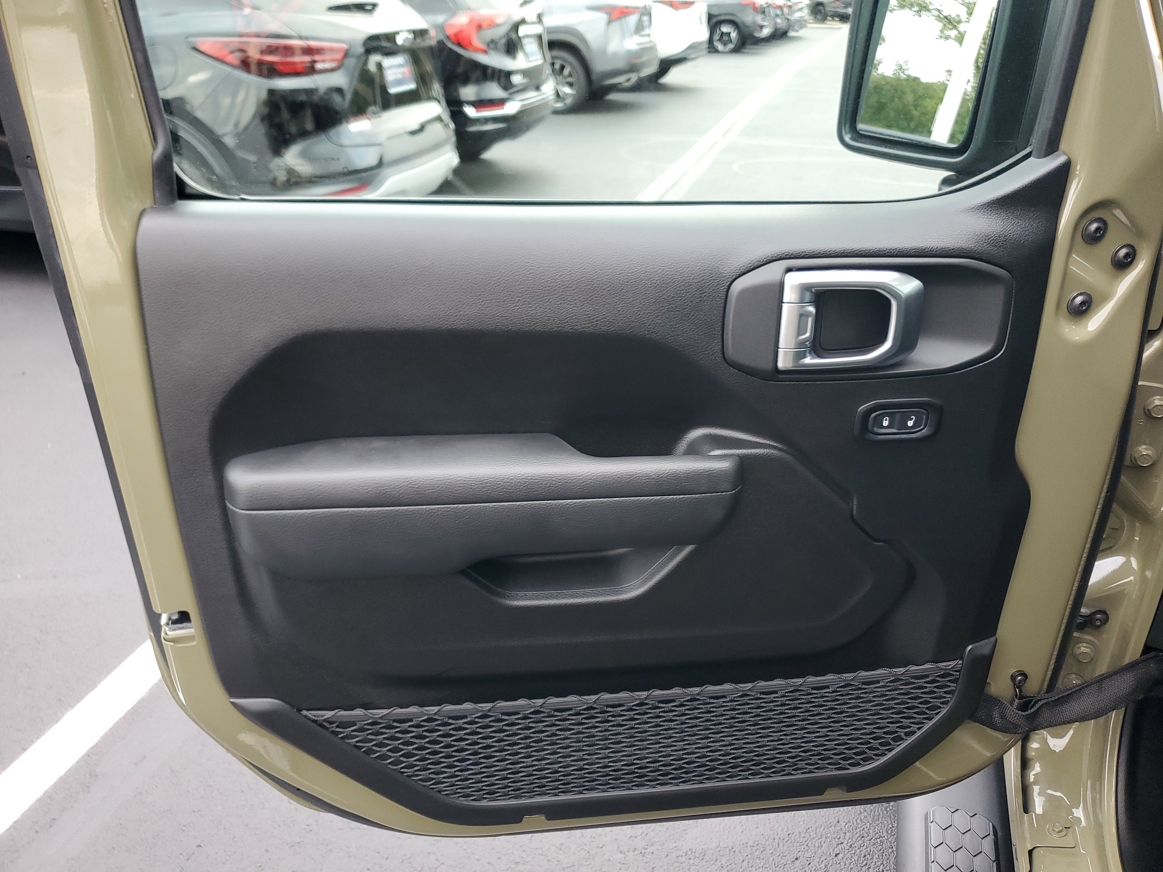 Used 2025 Jeep Wrangler Sport image 14