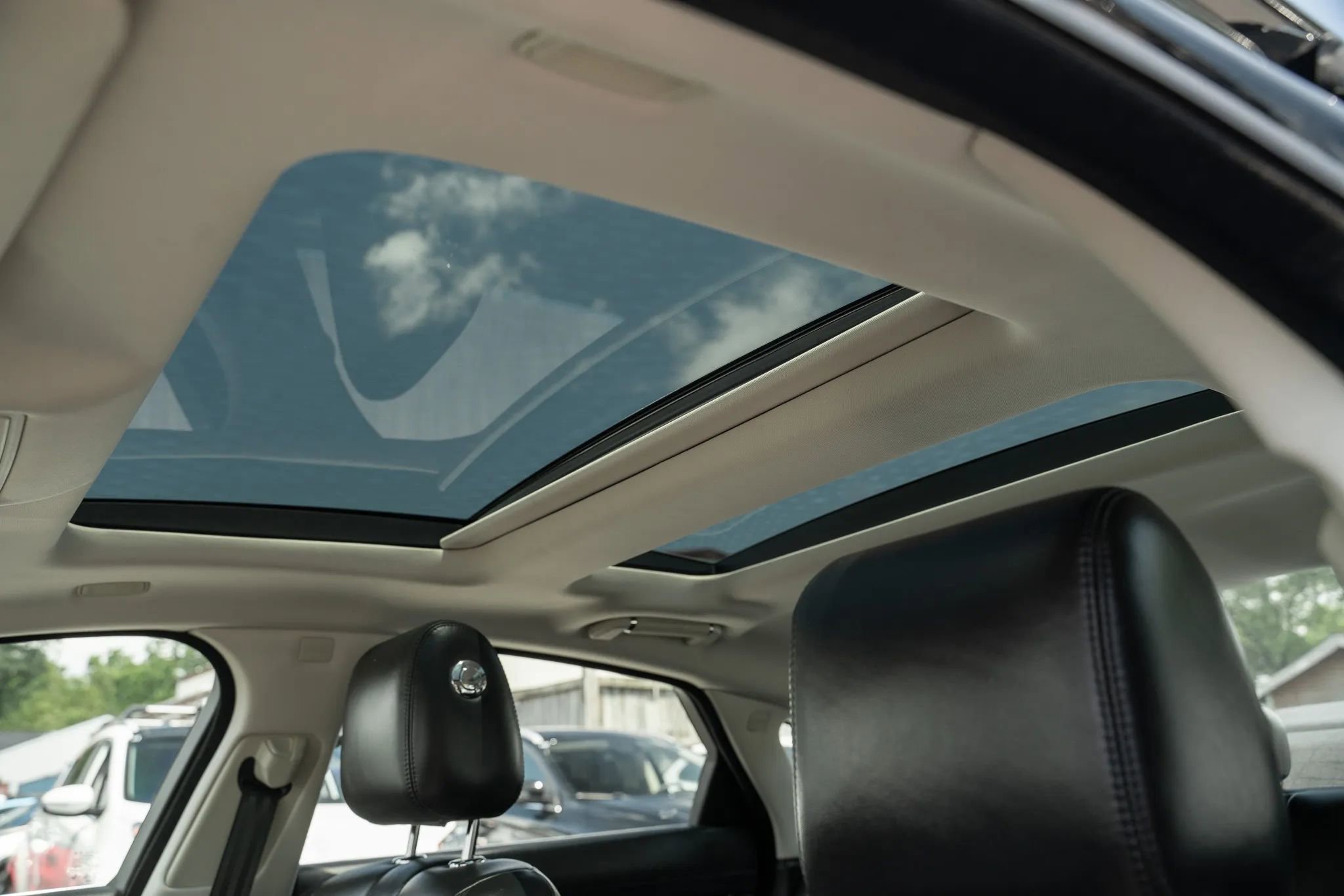 Used 2013 Jaguar XJ AWD image 18