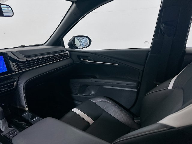 Certified 2025 Toyota Camry SE FWD image 25