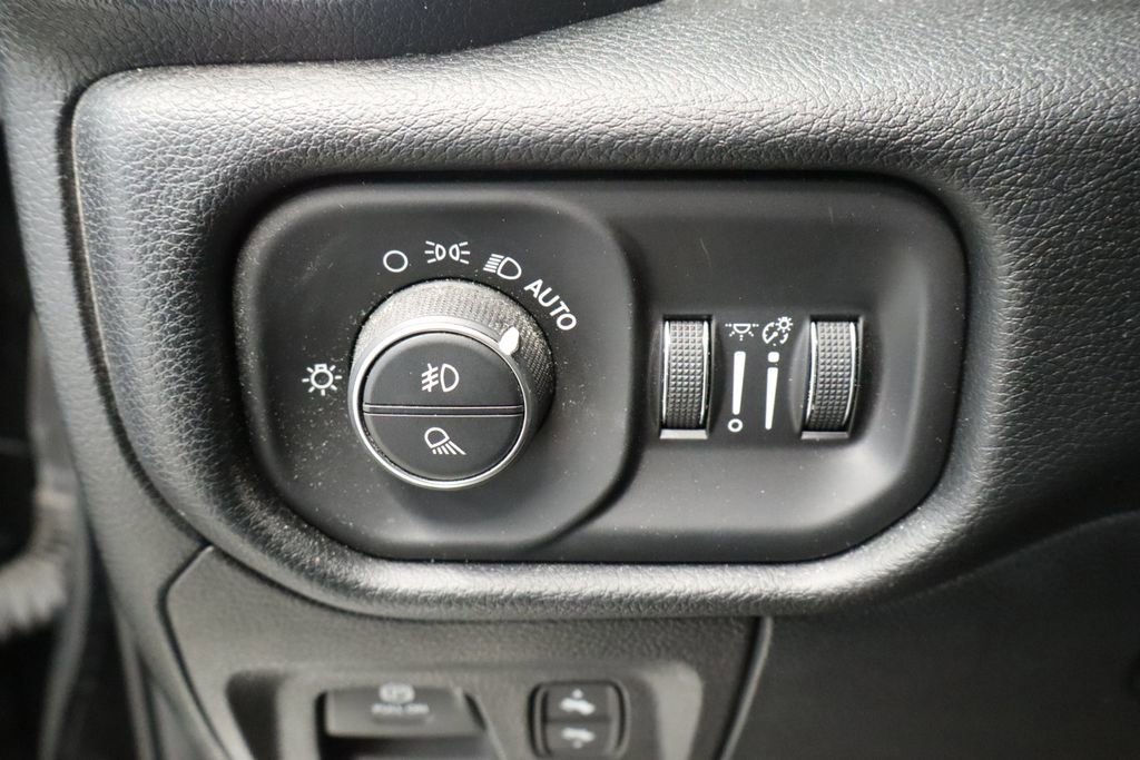 Used 2022 RAM 1500 Laramie AWD/4WD image 36