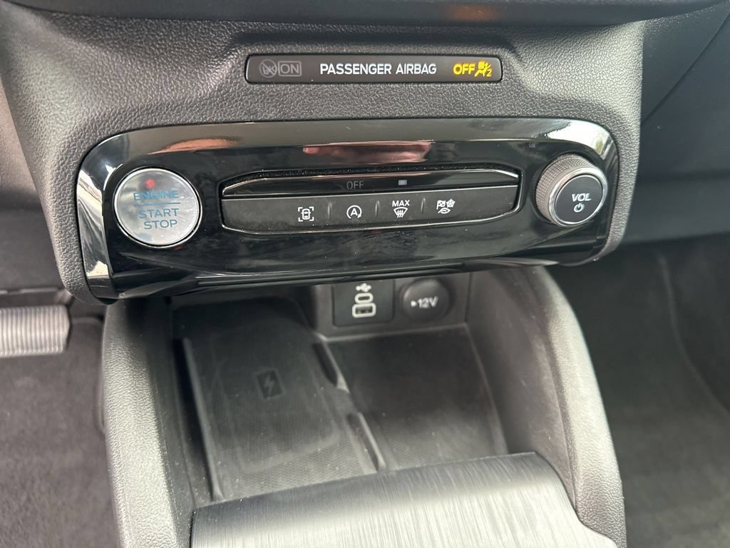 Used 2025 Ford Escape Platinum AWD/4WD image 31