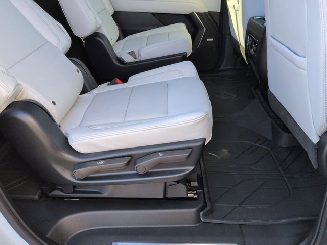 New 2026 Chevrolet Suburban Premier w/ Sun And Tow Package image 26