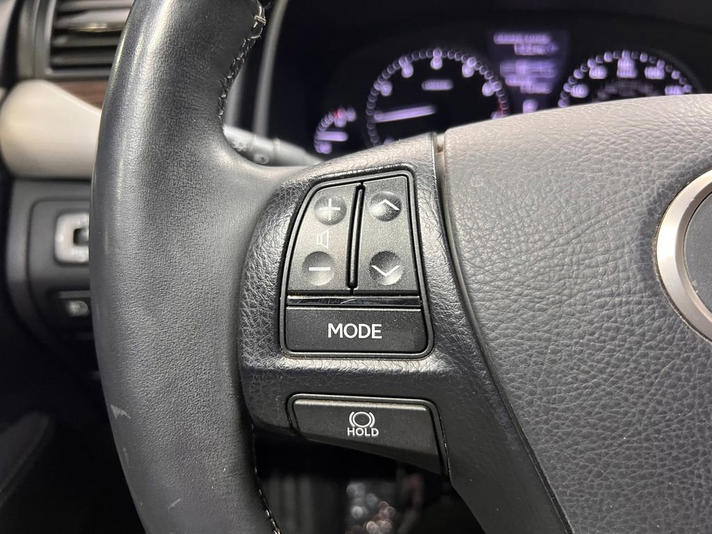 Used 2017 Lexus LS 460 w/ Comfort Package RWD image 11