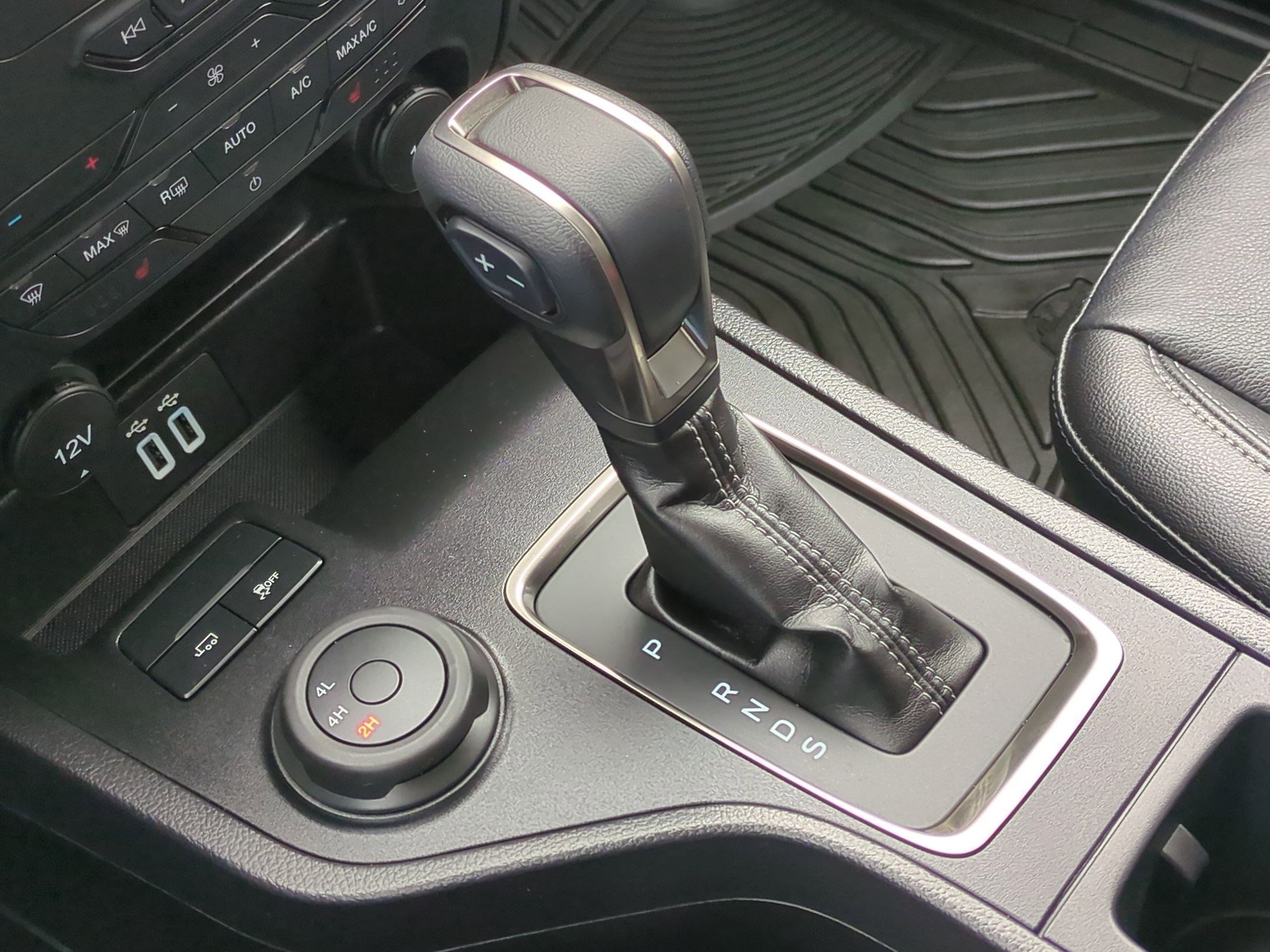 Used 2023 Ford Ranger Lariat w/ Trailer Tow Package image 24