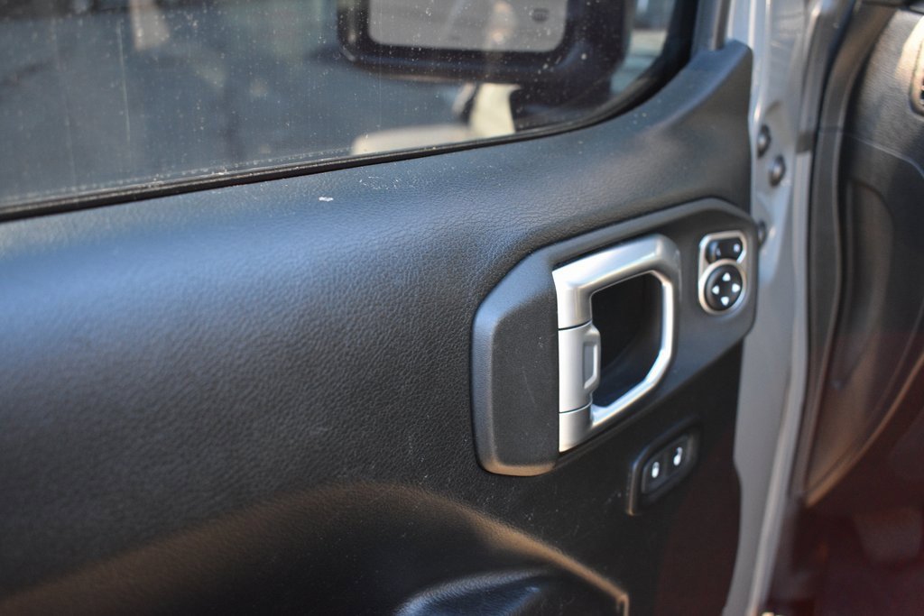 Used 2022 Jeep Gladiator Willys image 14