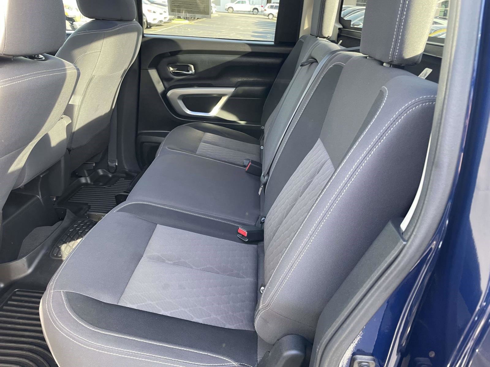 Used 2022 Nissan Titan SV AWD/4WD image 17