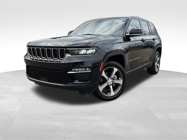 Used 2023 Jeep Grand Cherokee Limited image 1