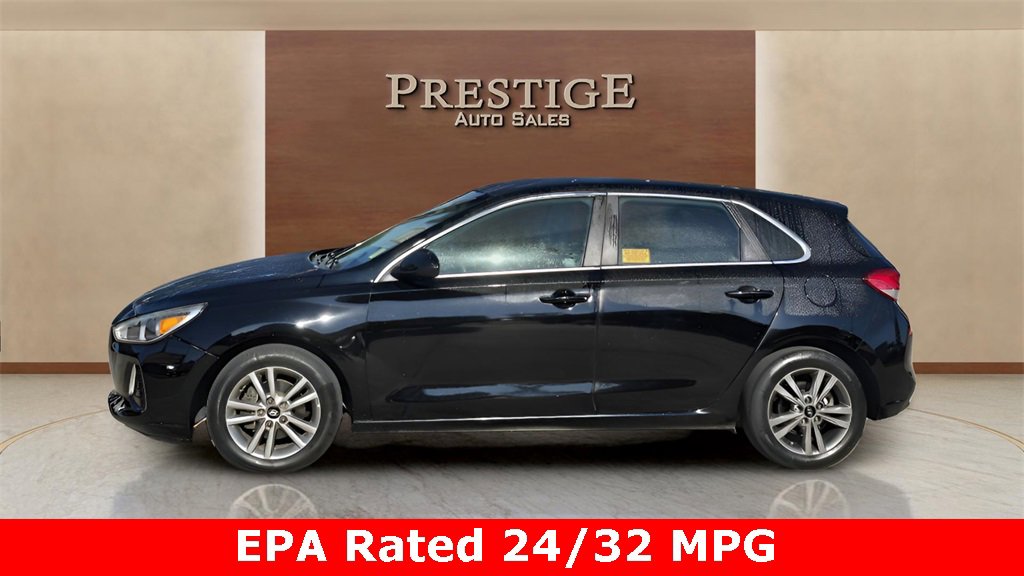 Used 2018 Hyundai Elantra GT image 2