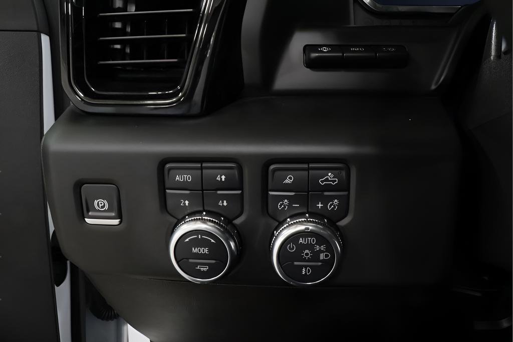 Used 2025 GMC Sierra 2500 AT4 w/ AT4 Premium Plus Package AWD/4WD image 20