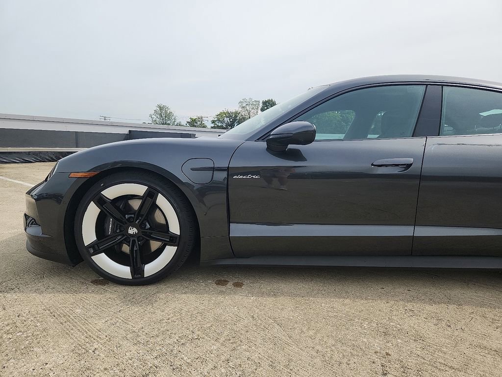 Certified 2025 Porsche Taycan image 6