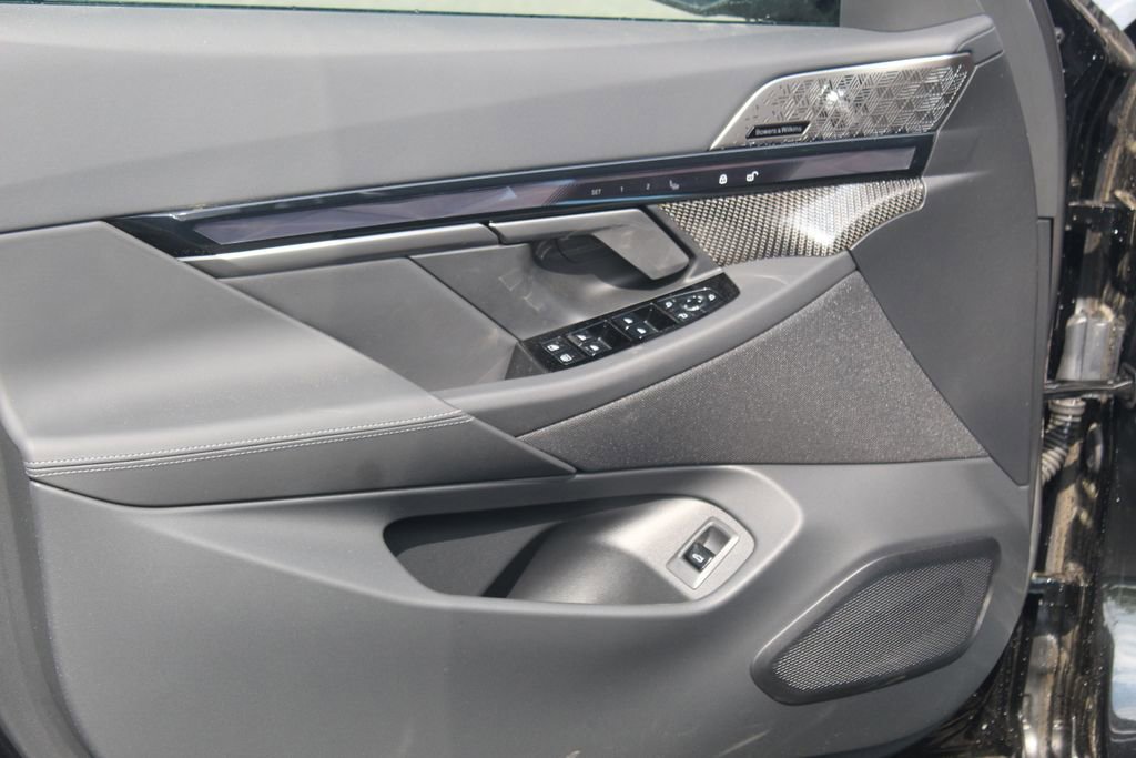 New 2027 BMW 550e xDrive AWD/4WD image 19